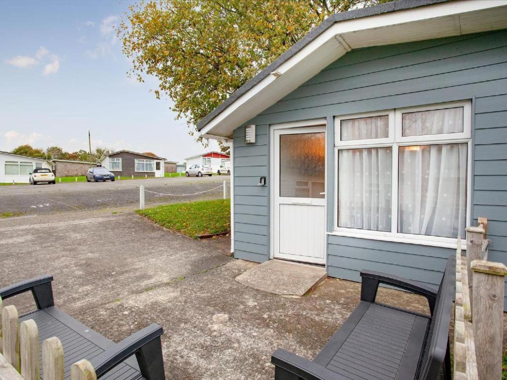 Sunnydaze-Detached Chalet With 2 Bedrooms And 2 Bathrooms And Private Parking Outside Door Dartmouth Exterior foto
