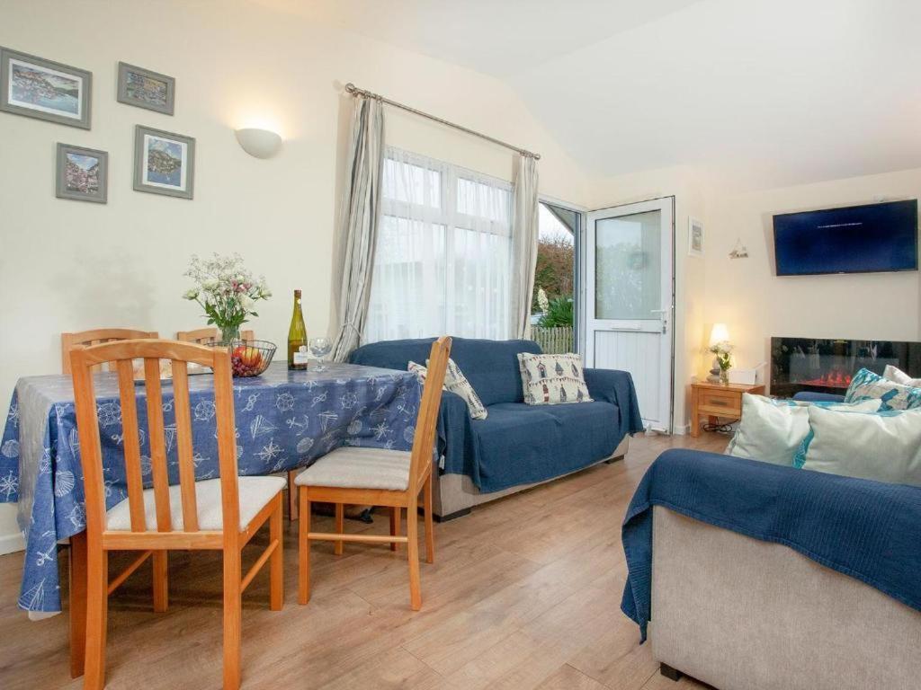 Sunnydaze-Detached Chalet With 2 Bedrooms And 2 Bathrooms And Private Parking Outside Door Dartmouth Exterior foto